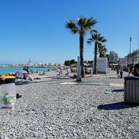 Studio Marina Baie Des Anges Villeneuve-Loubet Exterior photo